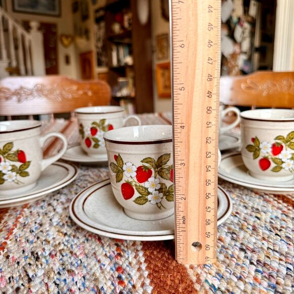 Vintage MCM 10 Piece Regency Designer Strawberry Stoneware Tea Set - Perfect for - Picture 4 of 8